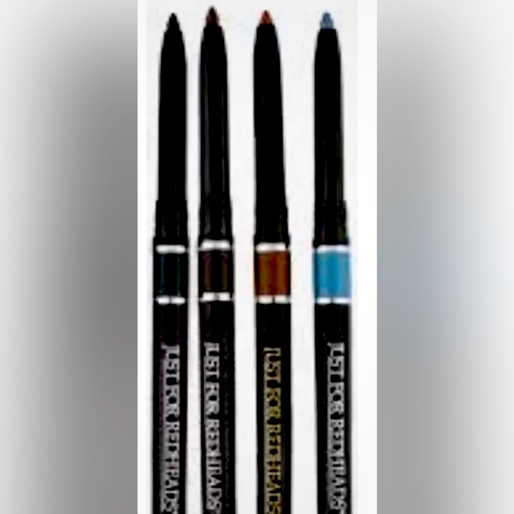 BLUE ICE WATERPROOF AUTOMATIC EYELINER FROM PROFESSIONAL MAKEUP ARTIST COUNTER!!